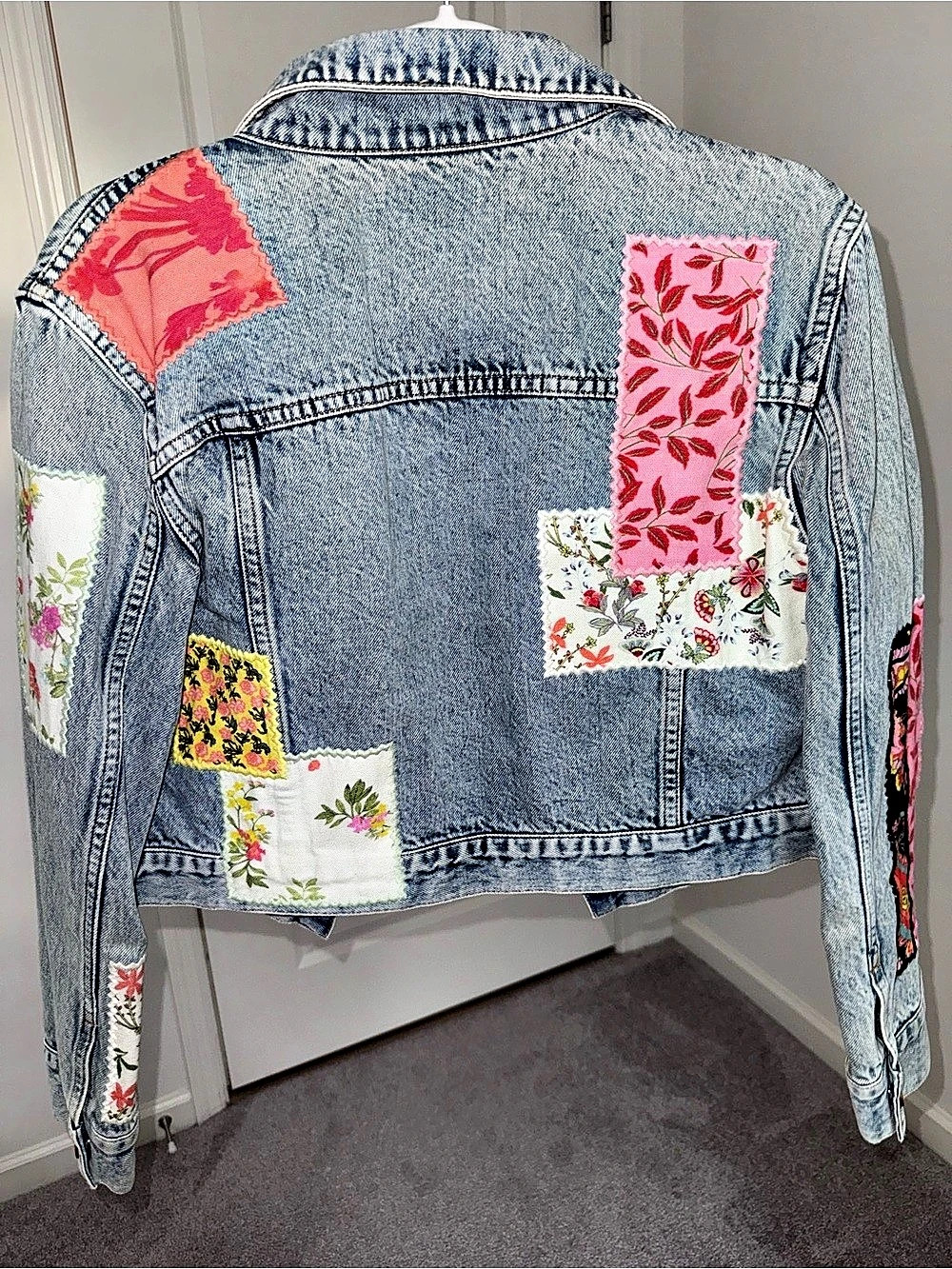 Alice + Olivia Floral Patchwork Denim Jacket Size Medium